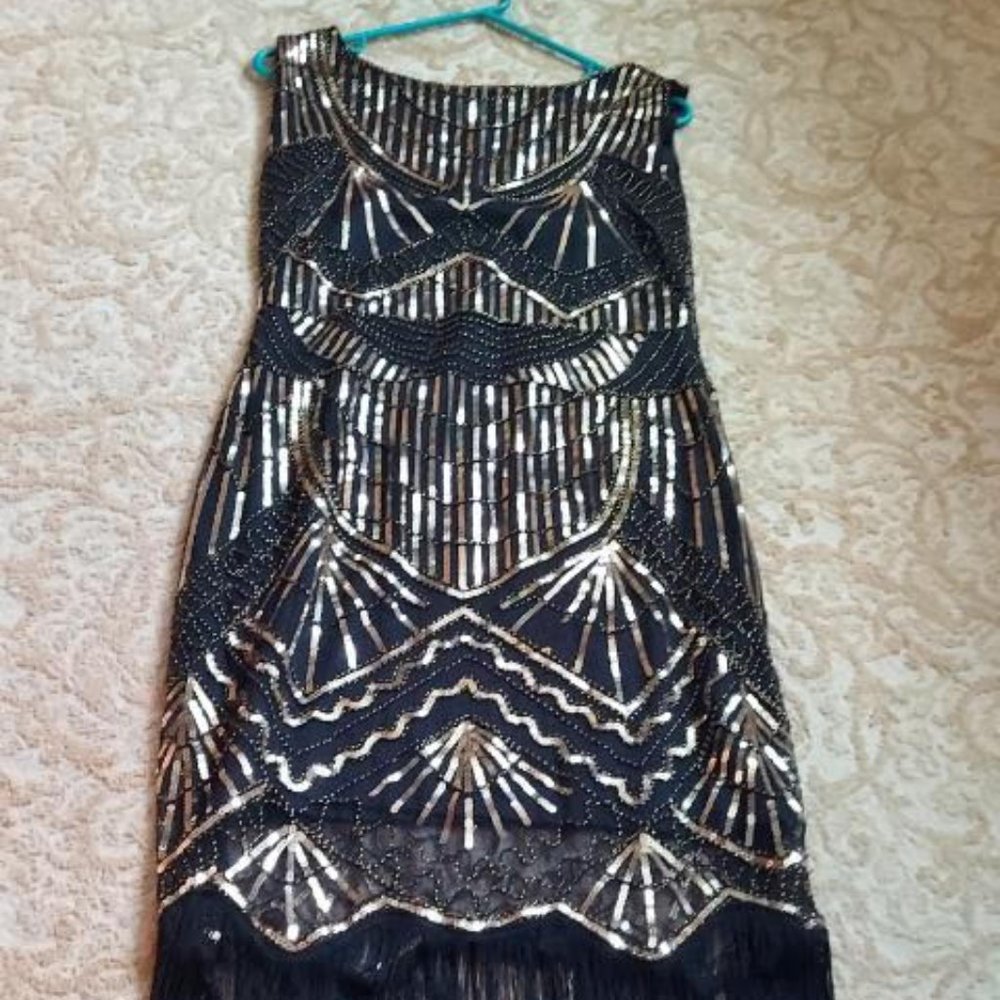 EUC - Beautiful  black and gold evening dress  - sz 12